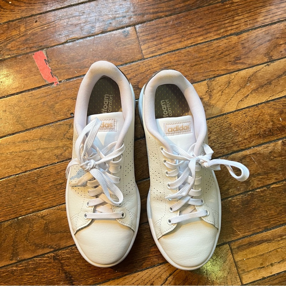 Adidas Advantage Sneakers